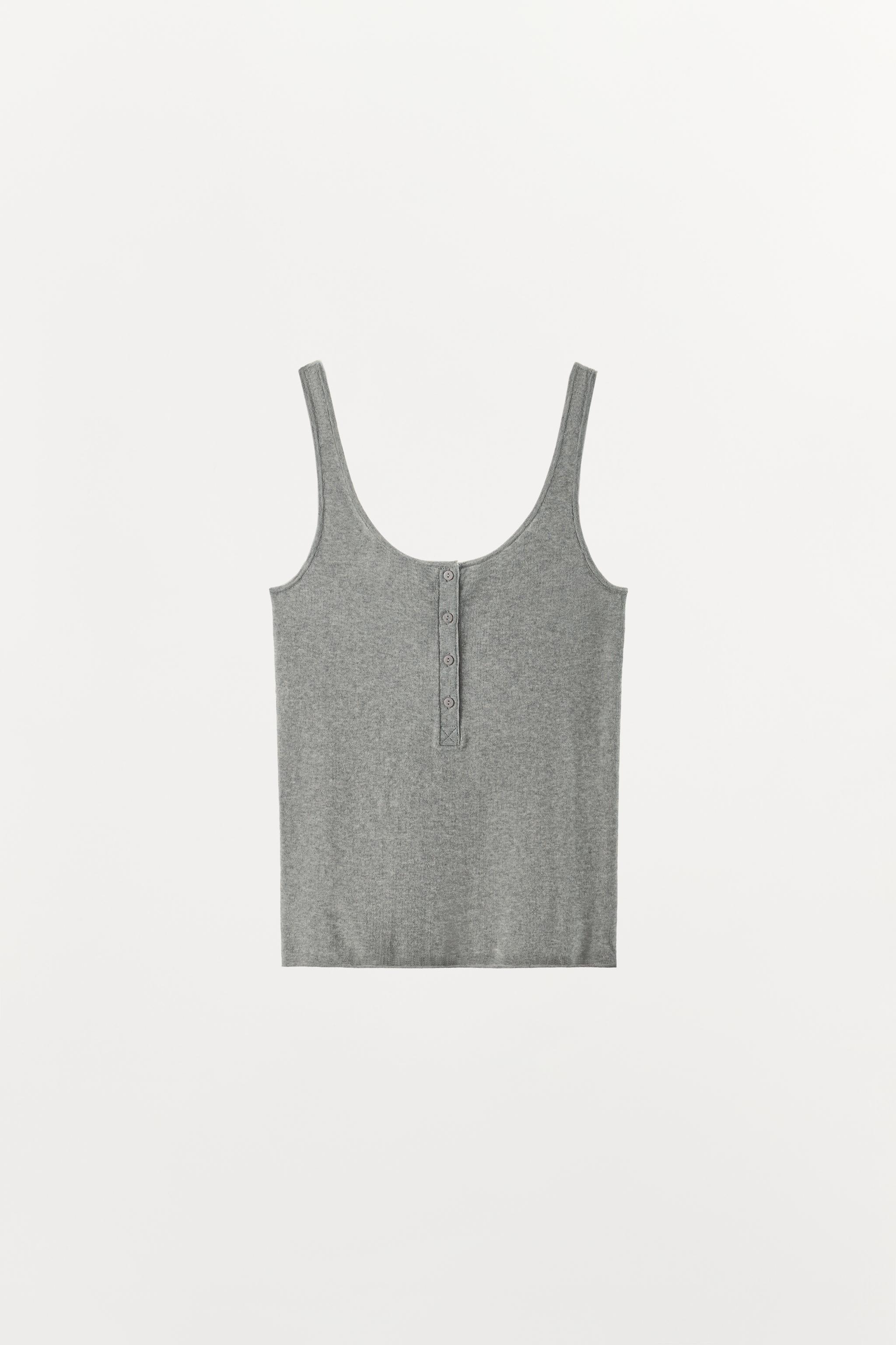 BUTTON KNIT TOP